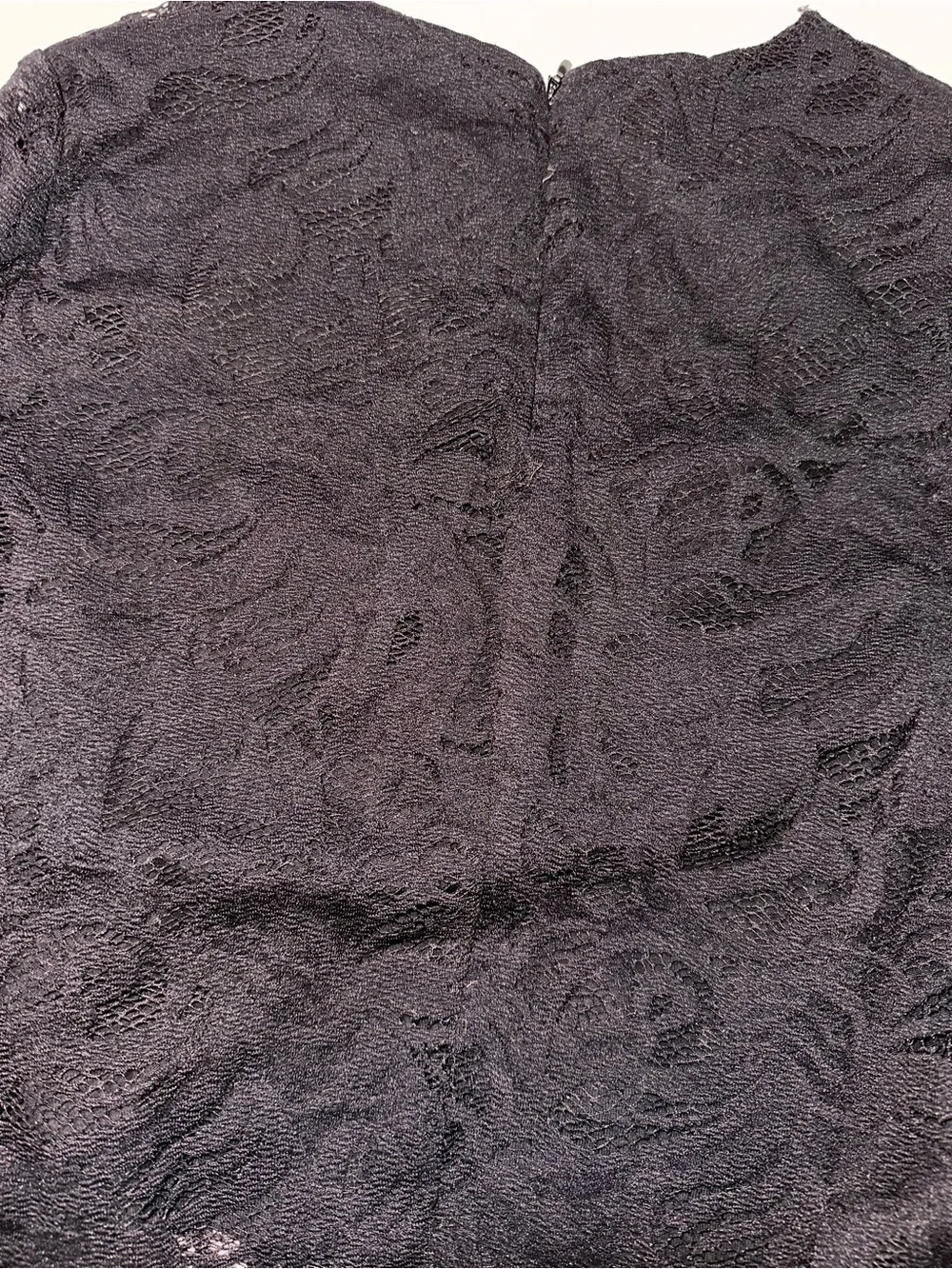 H&M Black Lace Long-Sleeve Cropped Top